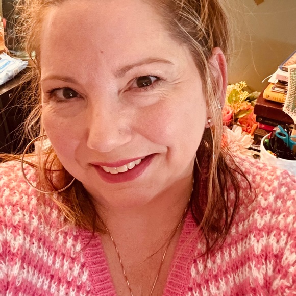 Meet your Posher, Carlene - Picture 2 of 6